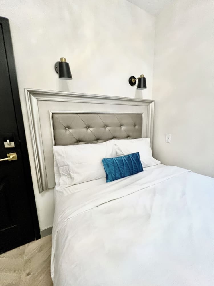 Toronto Rooms and Suites