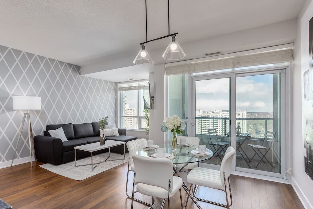 QuickStay - Beautiful Toronto Condo, City Views