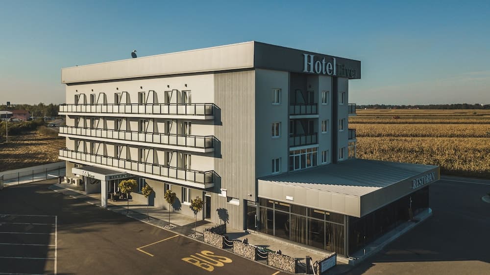 Hotel River