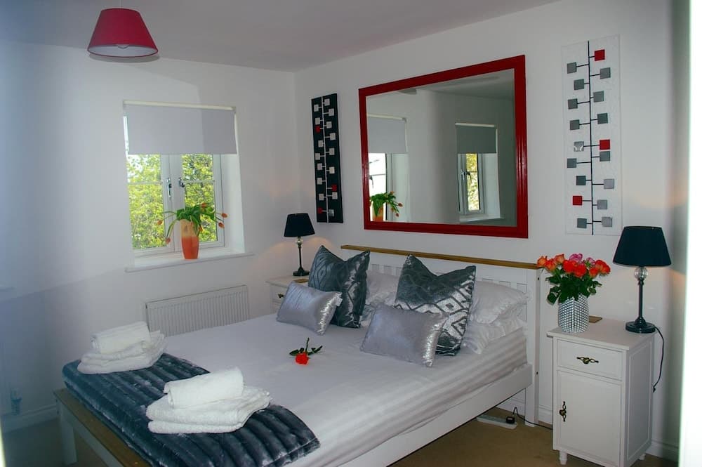 Ladysmith House - Full House