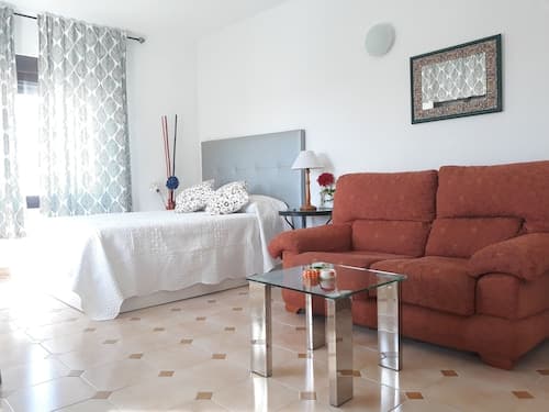 Bonito Apartamento en Triana 638