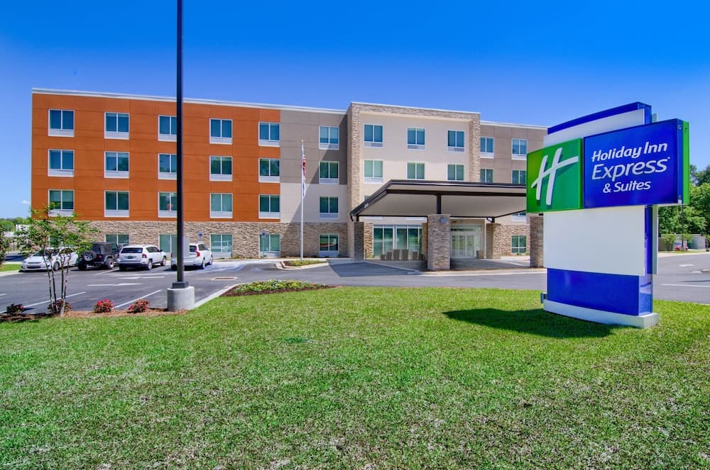 Holiday Inn Express And Suites Mobile - University Area by IHG