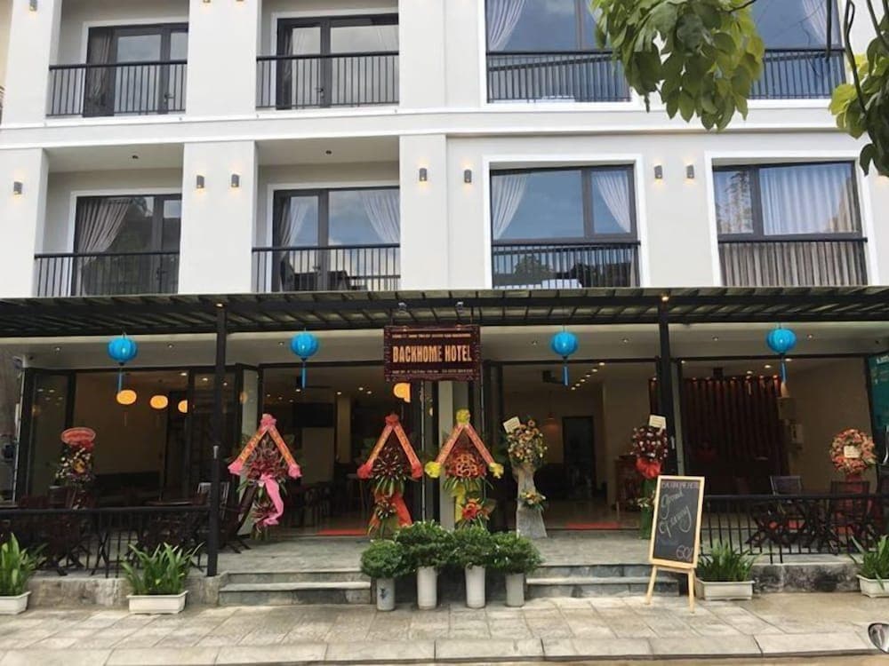 Backhome Hotel - Hostel