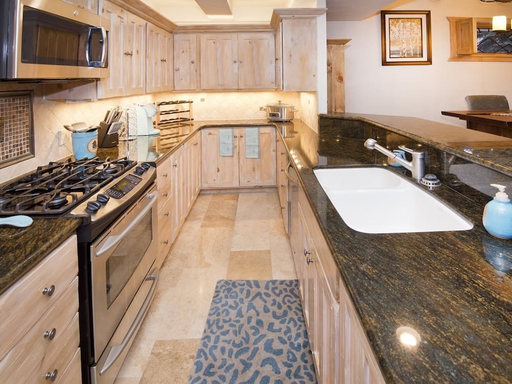 Village Center Condo 1G