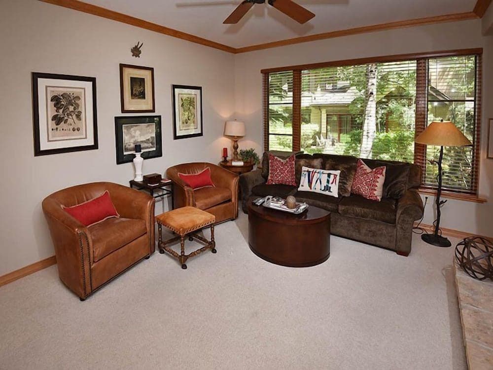 Arrowhead Village Condo - 104 Aspenwood Lodge