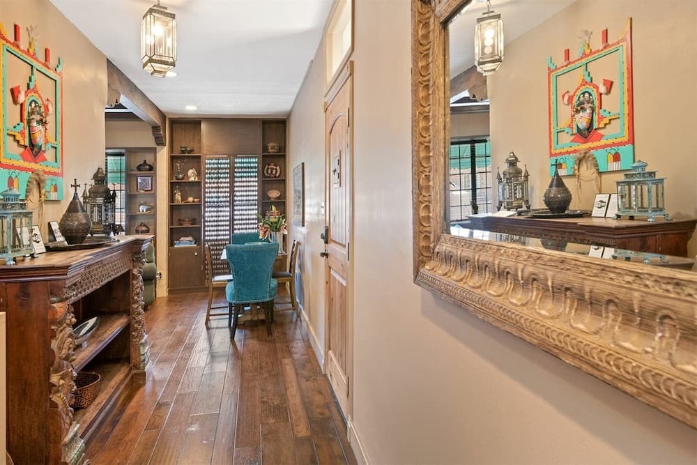 Plaza Casita - On the Plaza Across From La Fonda. Lovingly Decorated