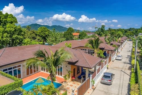 Rawai Private Villas - Pool and Garden
