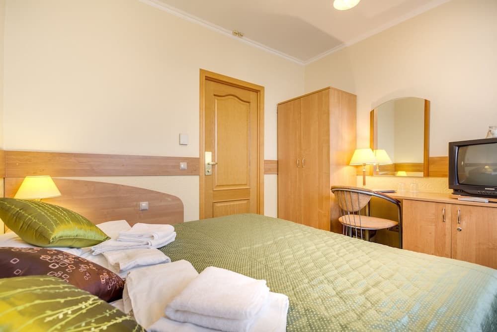 #513 OREKHOVO APARTMENTS with shared bathroom