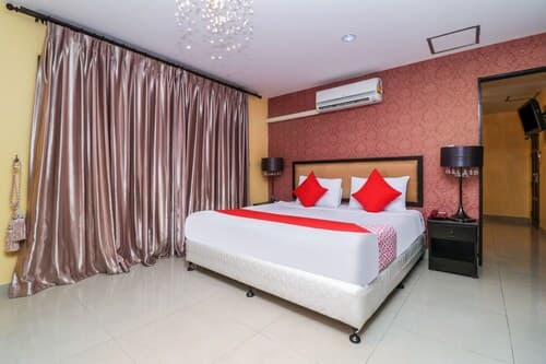 OYO 131 Griebs Inn