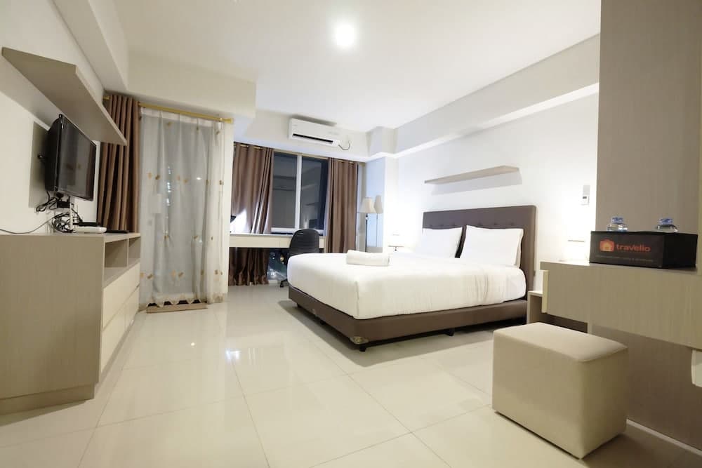 Spacious Studio Apartment @ The H Residence near MT Haryono
