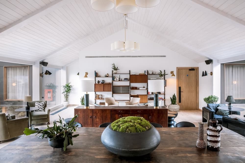 Mollie's Motel and Diner