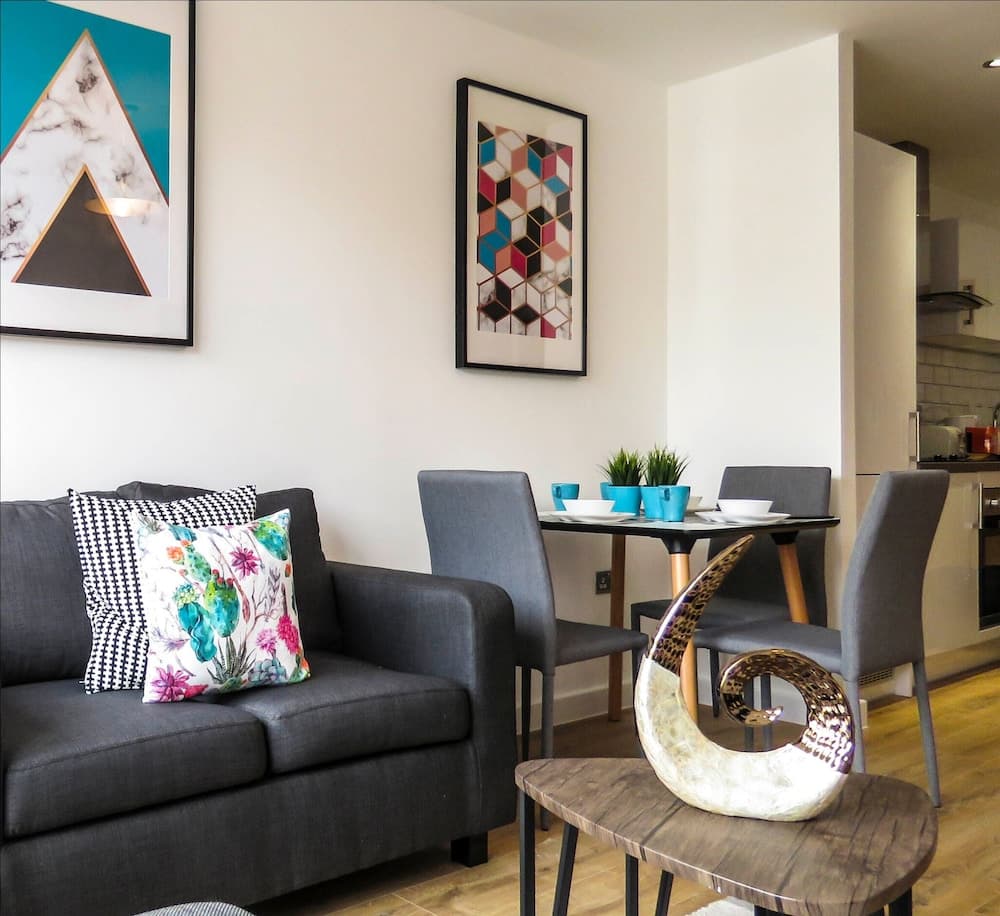 Tudors eSuites Birmingham Canalside Apartments