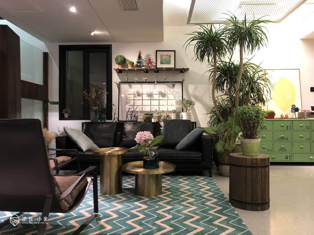 Hangzhou Backlighting Inn