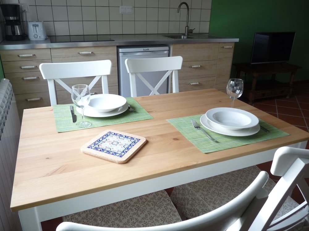 Odada yemek servisi