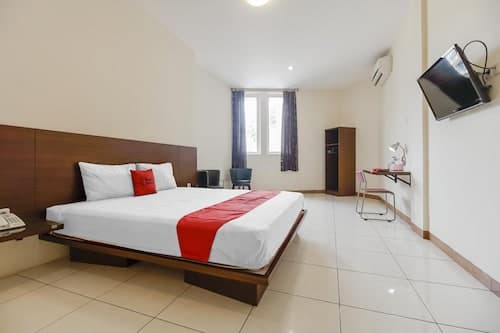 RedDoorz Plus @ Karebosi Area 2