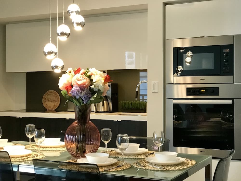 CN Tower View Design apart 3BD-2BA DT