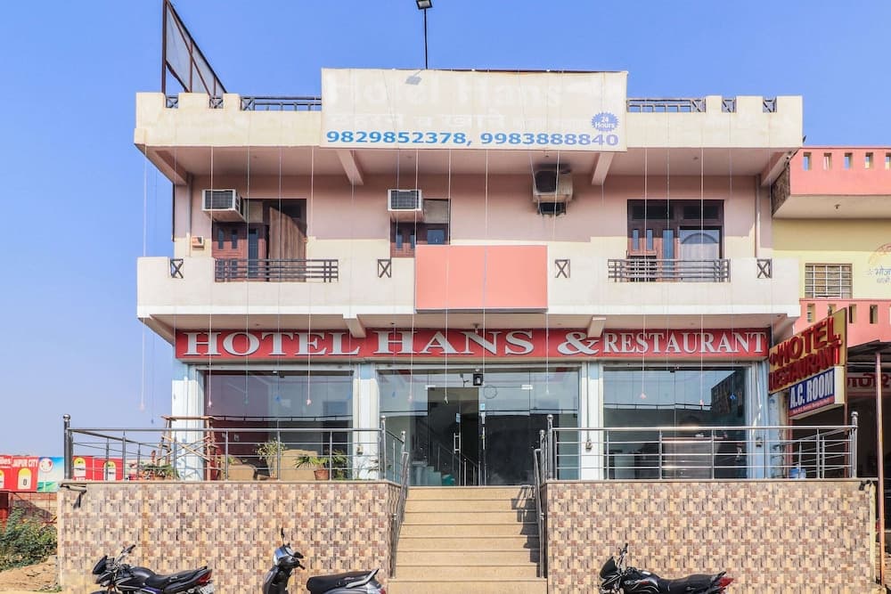 OYO 24228 Hotel Hans