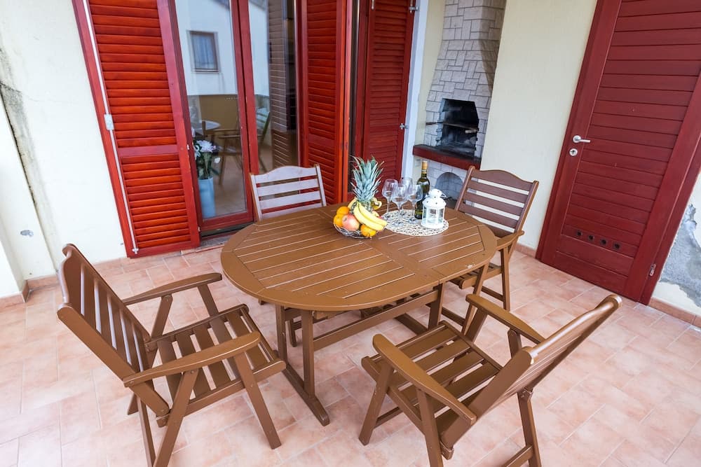 Maru Apartments
