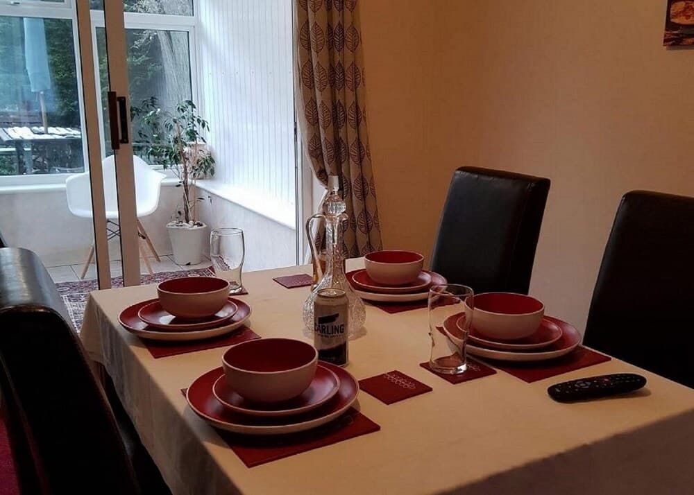 Huku Kwetu - Ravenhill House