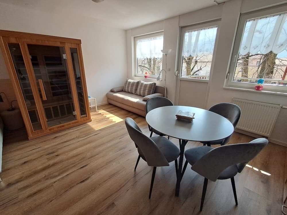 Apartment Honey Bee with Sauna