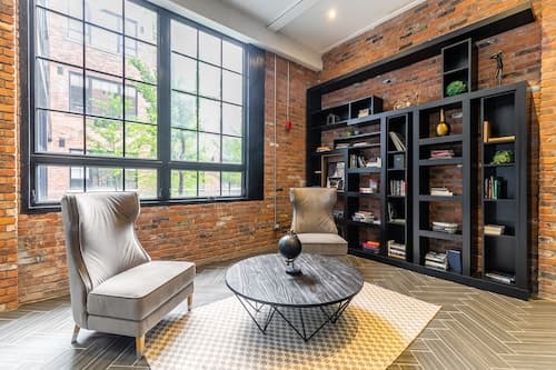 GLOBALSTAY. Dundurn LOFTS. Free parking