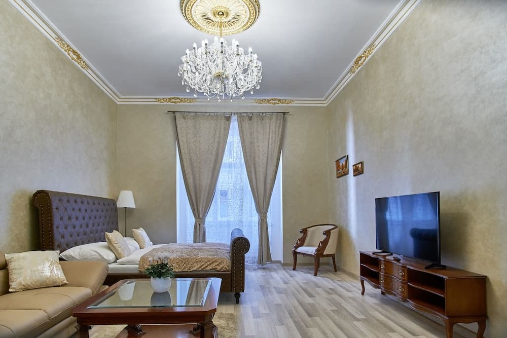 Presidential Apartment In The  Old Town Square