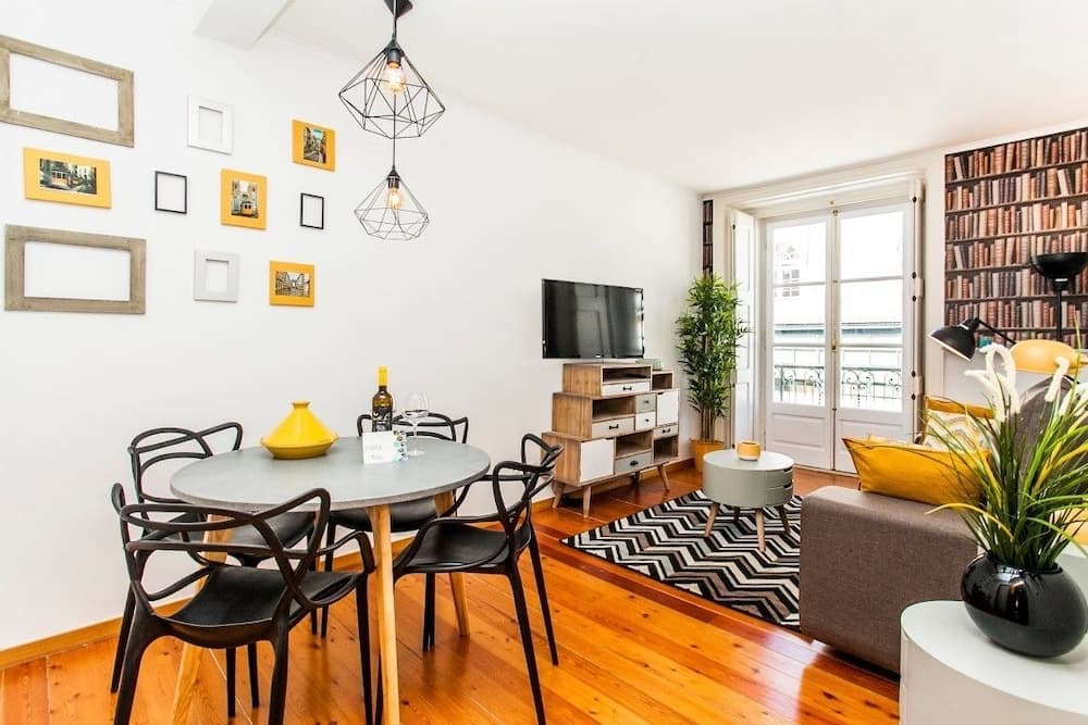 LxWay Apartments Yellow Tram