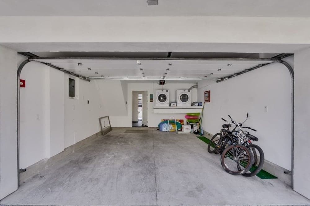 Newest House On The Court Leed Platinum Certified, Great for Groups and Families