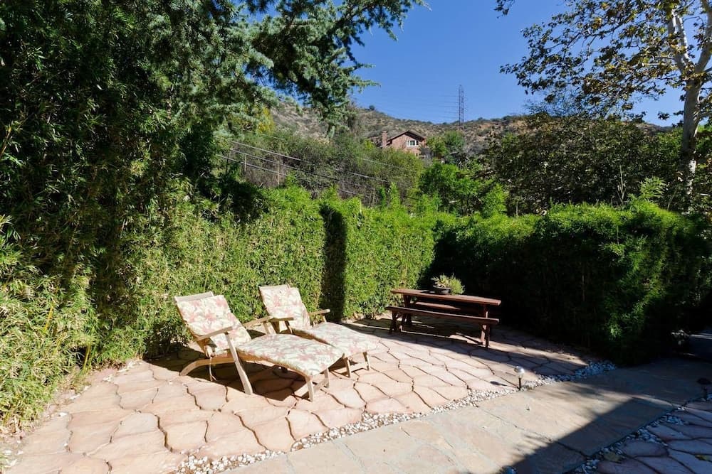 Hollywood Hills Canyon Breezes