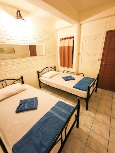 Jaya Hostel - Adults Only
