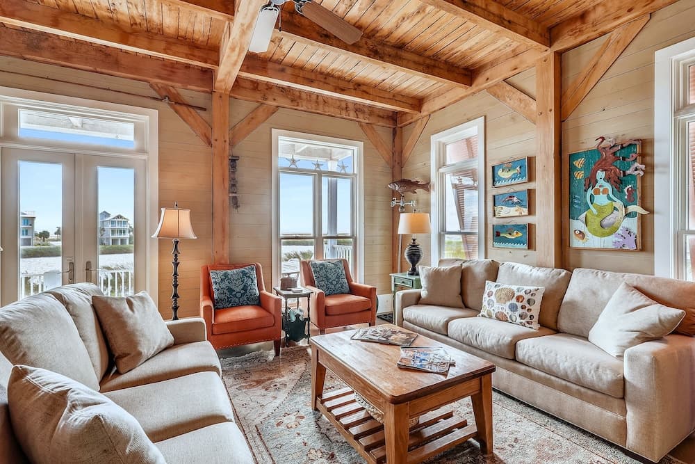 Sugar Shack 4 Bedroom Home by RedAwning