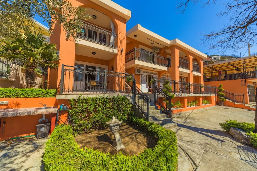 Villa Nena Apartments