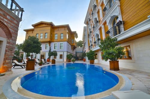 Seven Hills Palace & Spa