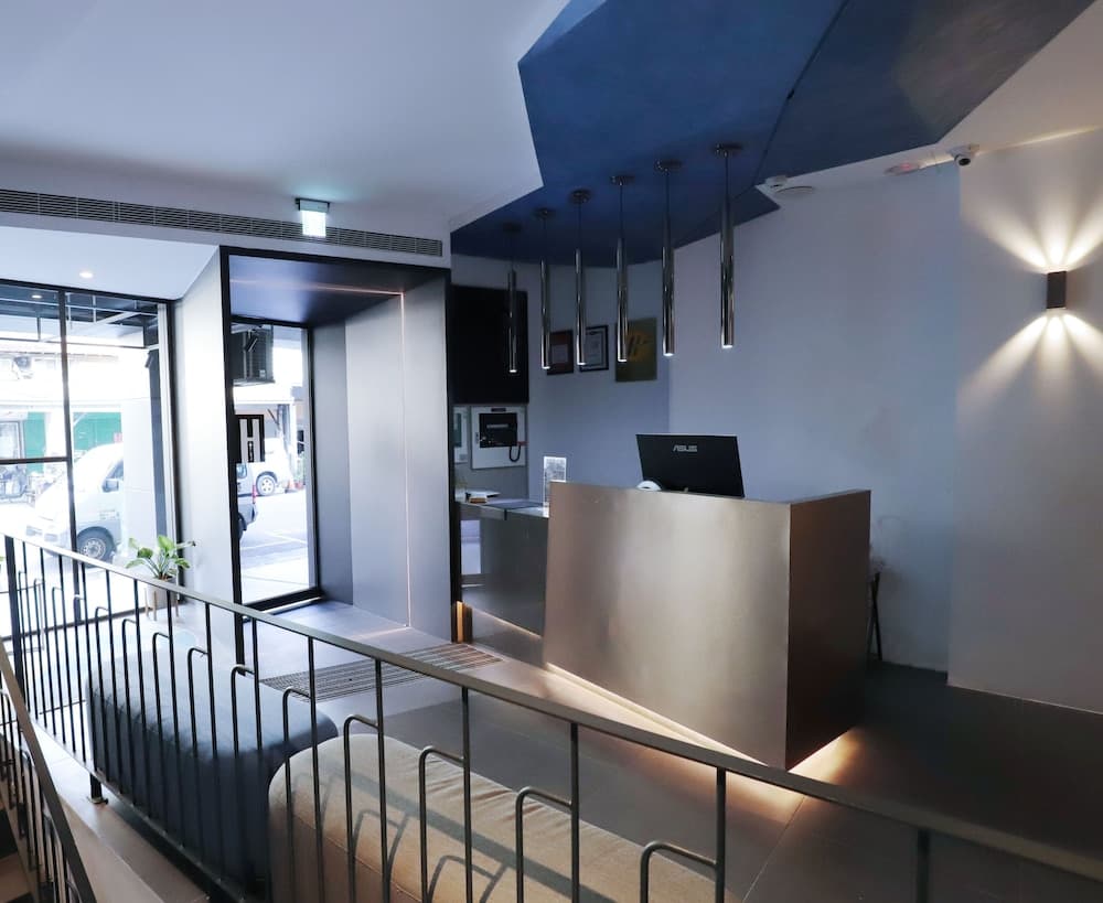 Slow Town Hotel - Glowing