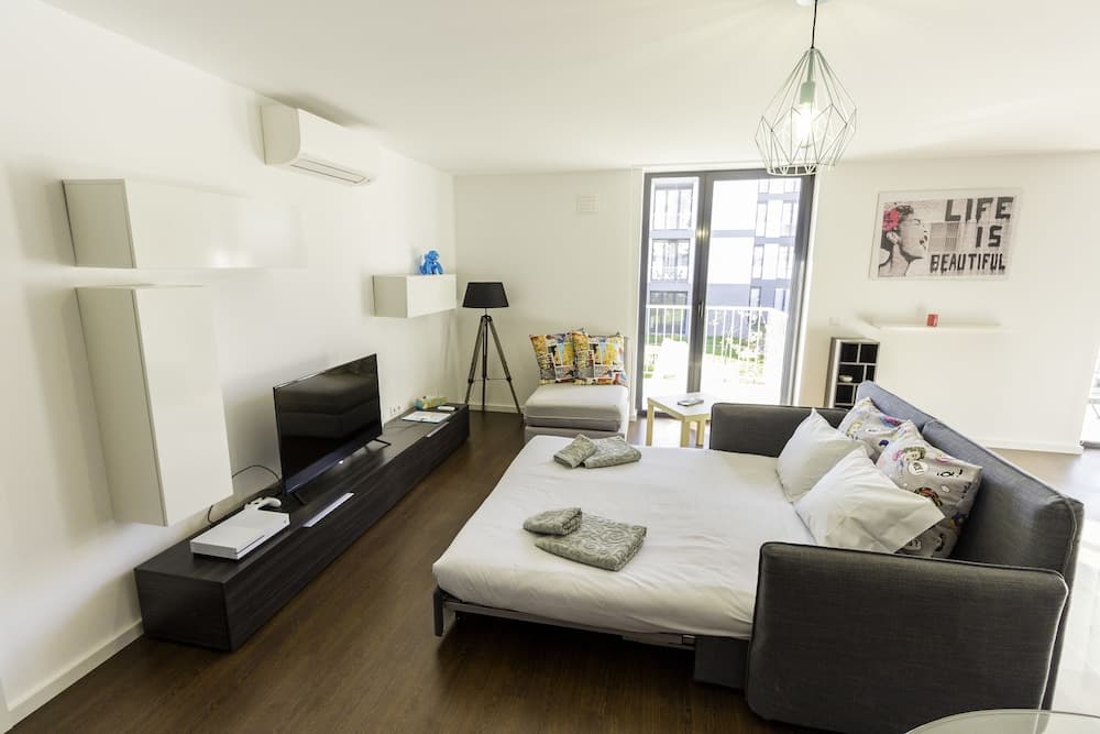 Guest H4U Bonjardim Pop Art City Center