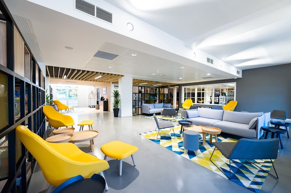 Lobi dinlenme salonu