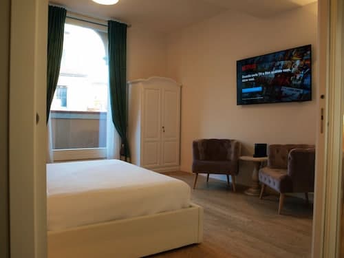 Cosmopolitan Central Rooms