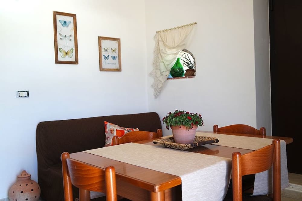 Odada yemek servisi