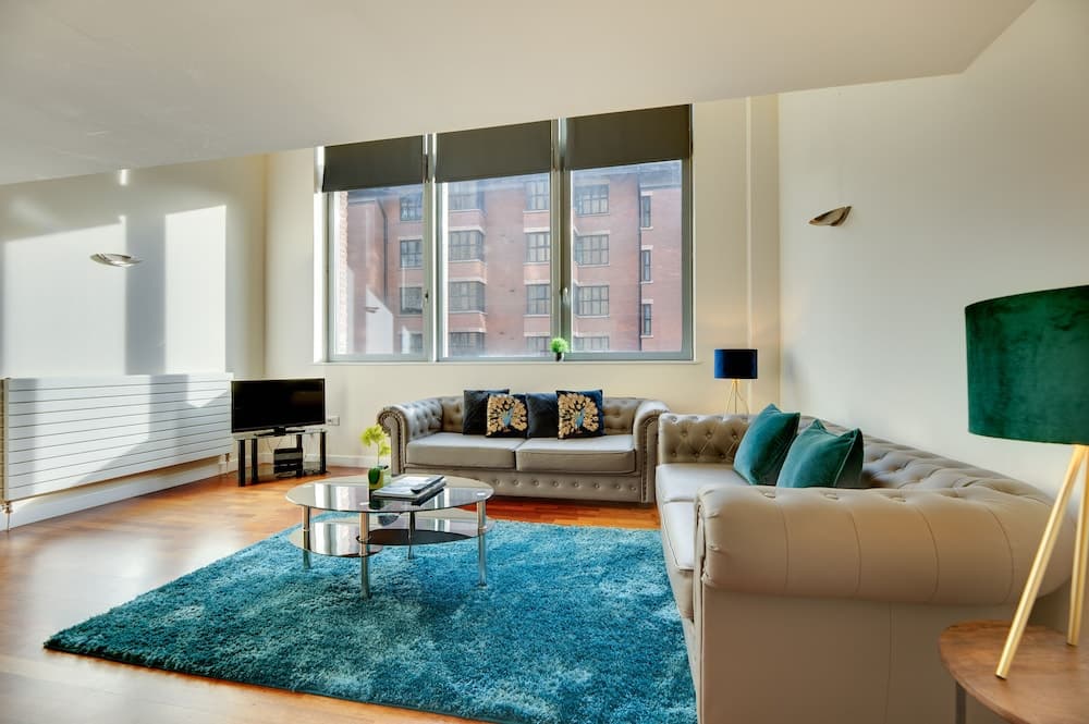 Crown Apartments By Week2Week