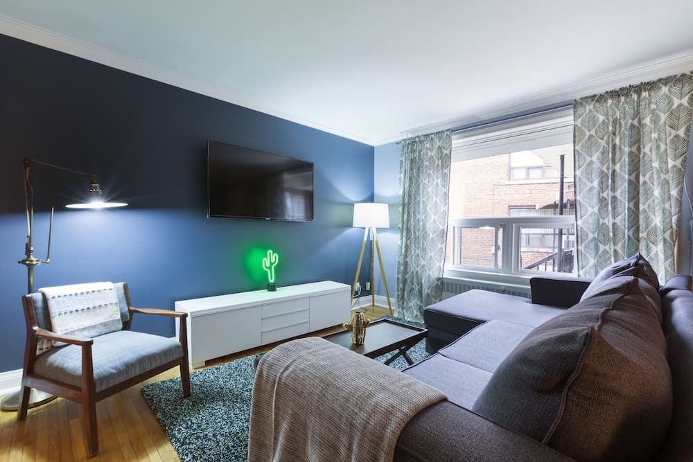 Spacious Apartment in Forest Hill (Free Parking)