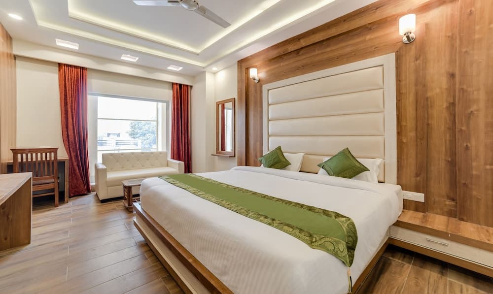Treebo G K Residency Near Dehradun Railway Station