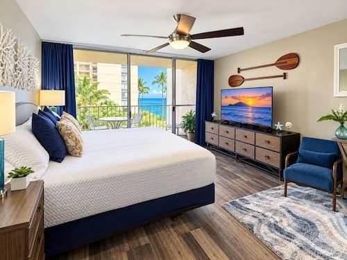 Royal Kahana 318 Studio Bedroom Condo by RedAwning