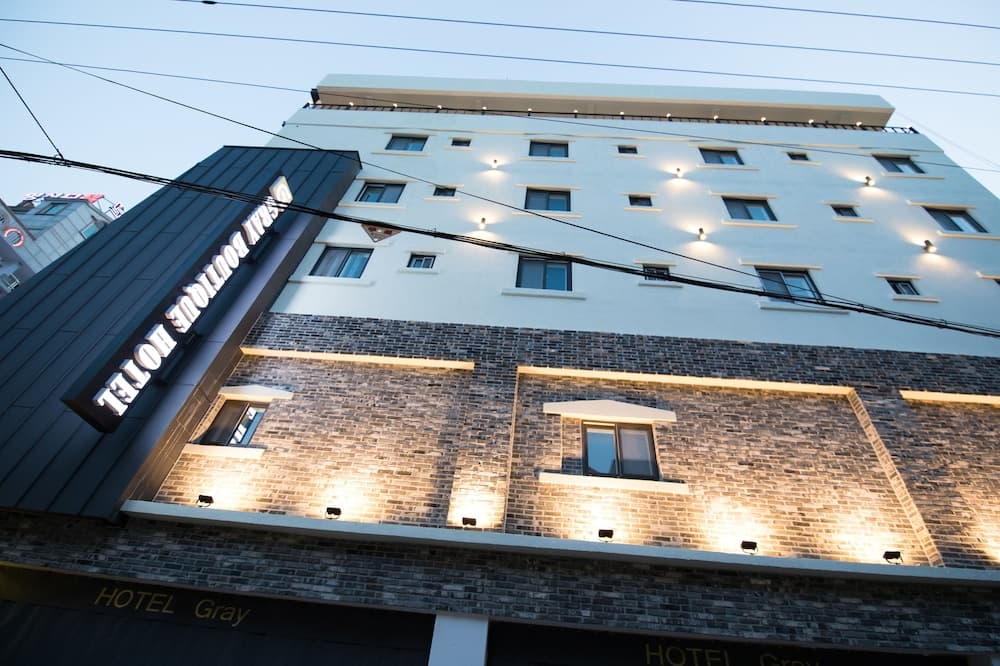Gray Hotel