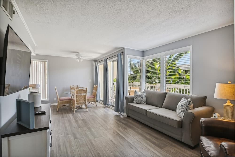 Sandpiper Cove 1030 1 Bedroom Condo by RedAwning