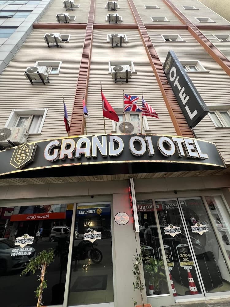 Grand 01 Otel