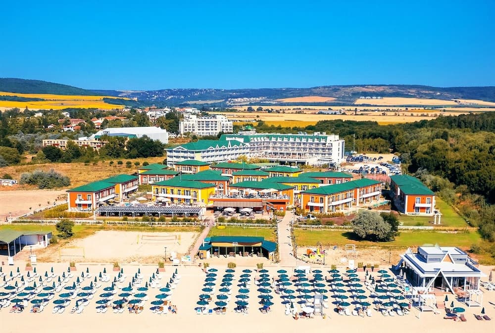 Eco Therma Village - Free Parking & Private Beach & Mineral Pool