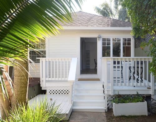 Charming 2br/2ba Cottage - Close to the Beach