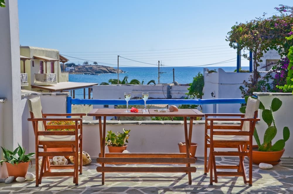 Sea View Apartments & Studios