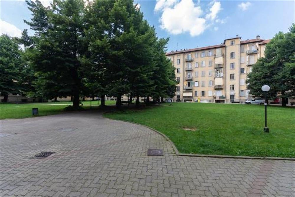Torino Cenisia & Porta Susa Roomy Flat