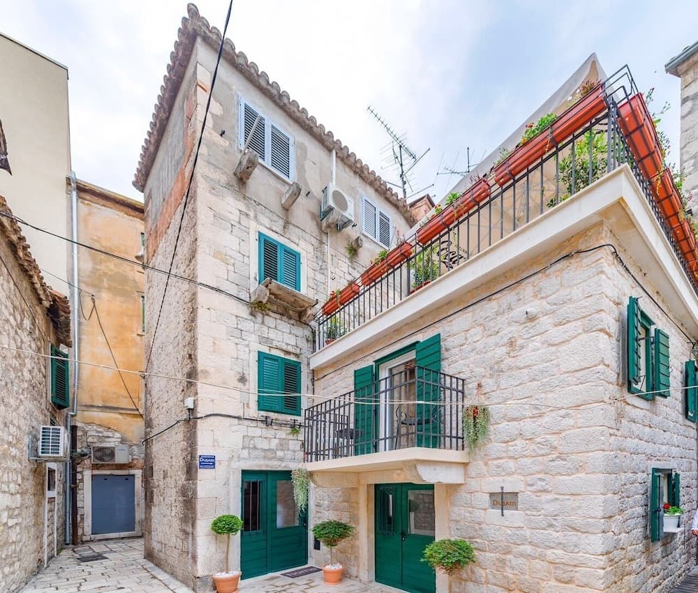 Apartments & Rooms Dujam